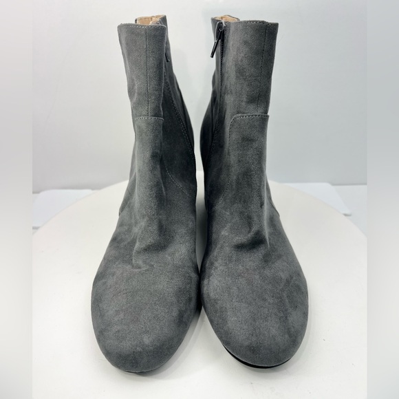 Nine West Ankle Boots Women’s Gray Suedette Quamra Block Heel Size 8 NEW Booties - Picture 3 of 11